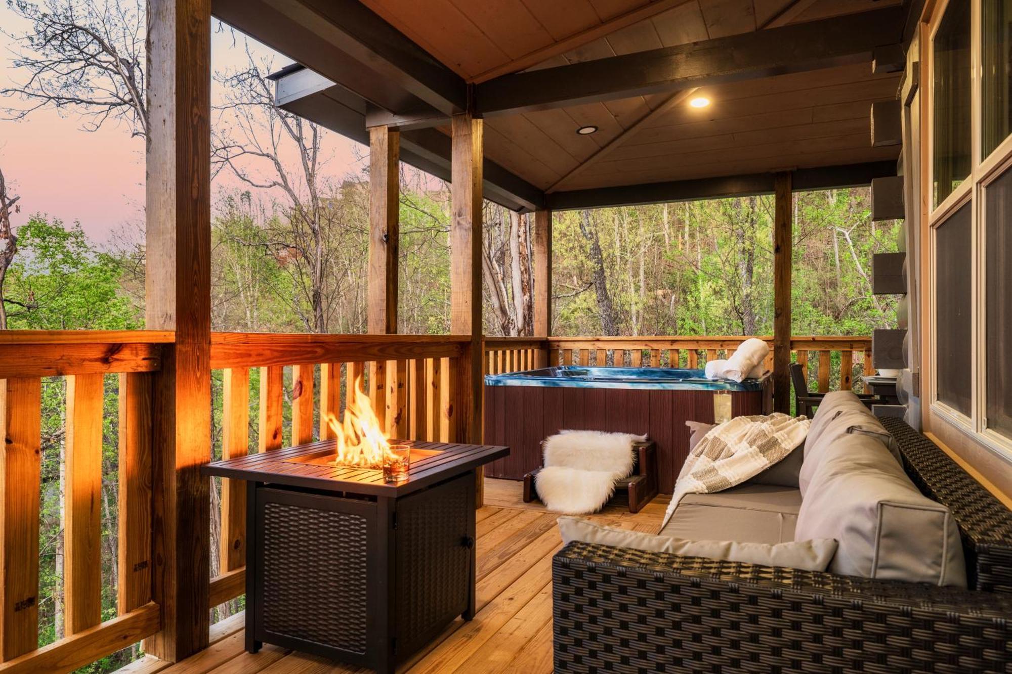 Mountainscape - Brand New Cabin W Views - Hottub - Firetable - Ps5 - Pooltable - 3 Pools Gatlinburg Dış mekan fotoğraf