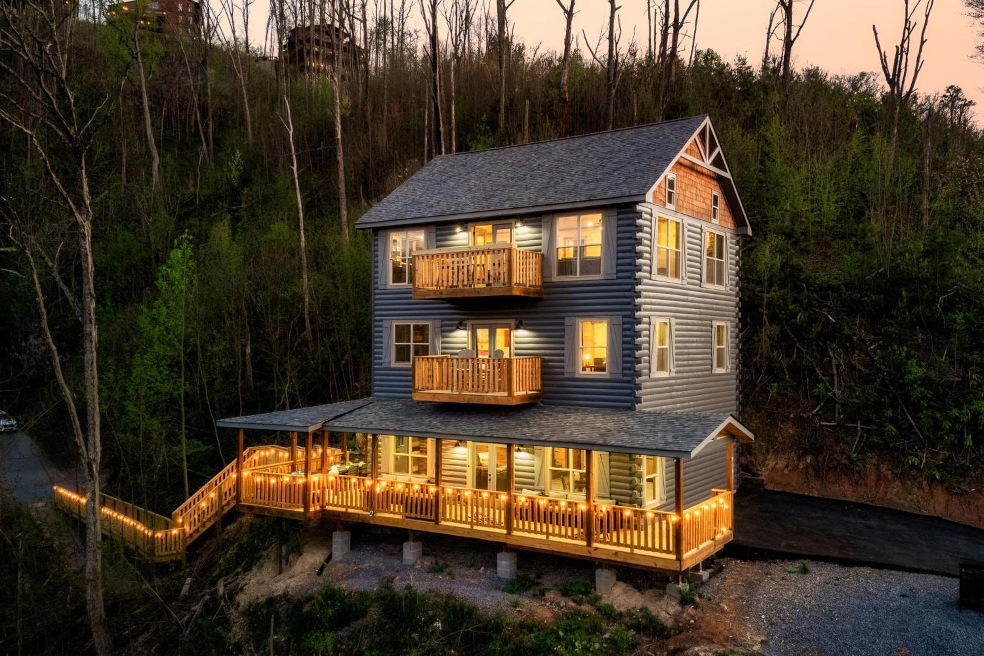 Mountainscape - Brand New Cabin W Views - Hottub - Firetable - Ps5 - Pooltable - 3 Pools Gatlinburg Dış mekan fotoğraf