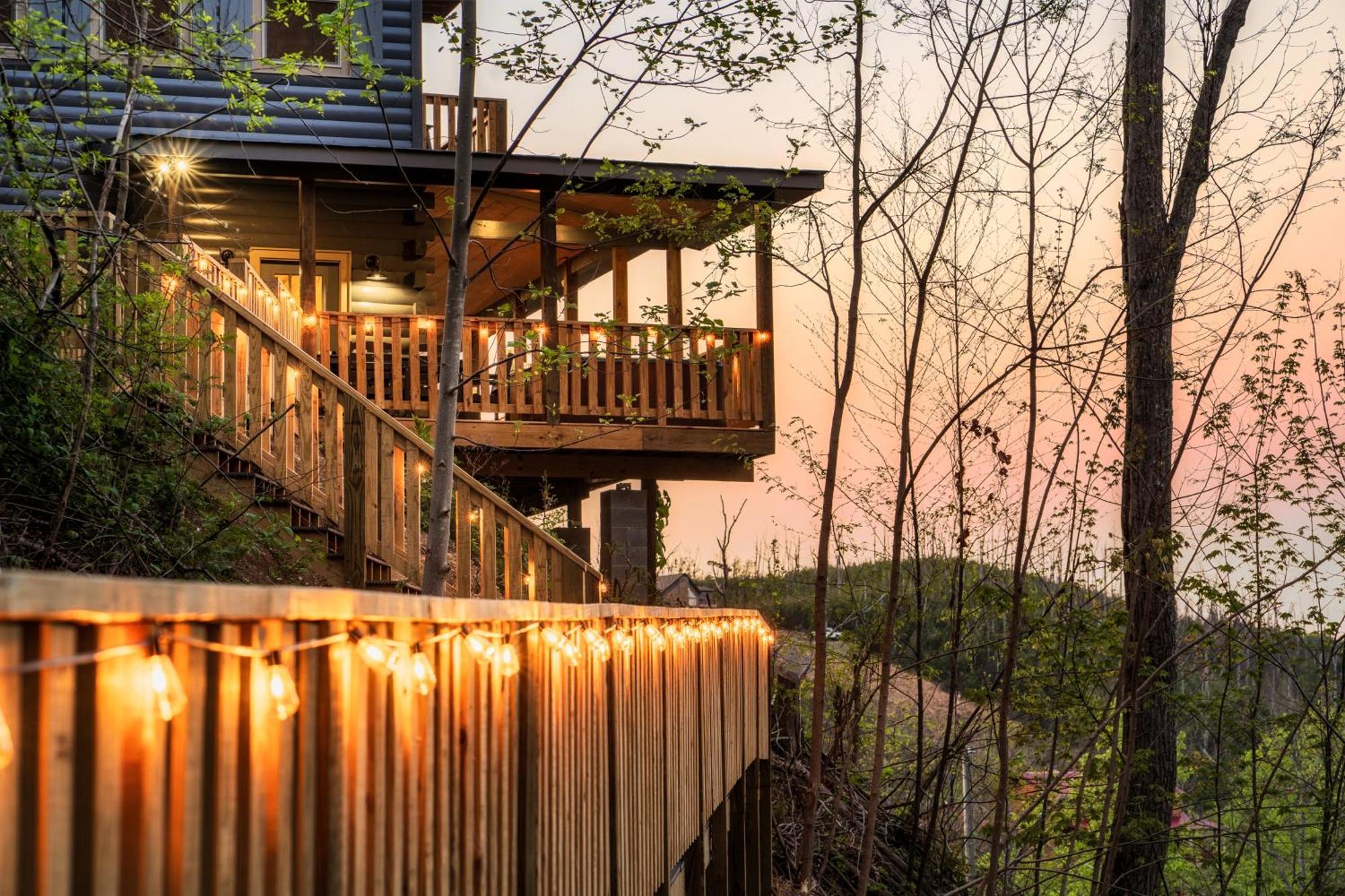Mountainscape - Brand New Cabin W Views - Hottub - Firetable - Ps5 - Pooltable - 3 Pools Gatlinburg Dış mekan fotoğraf