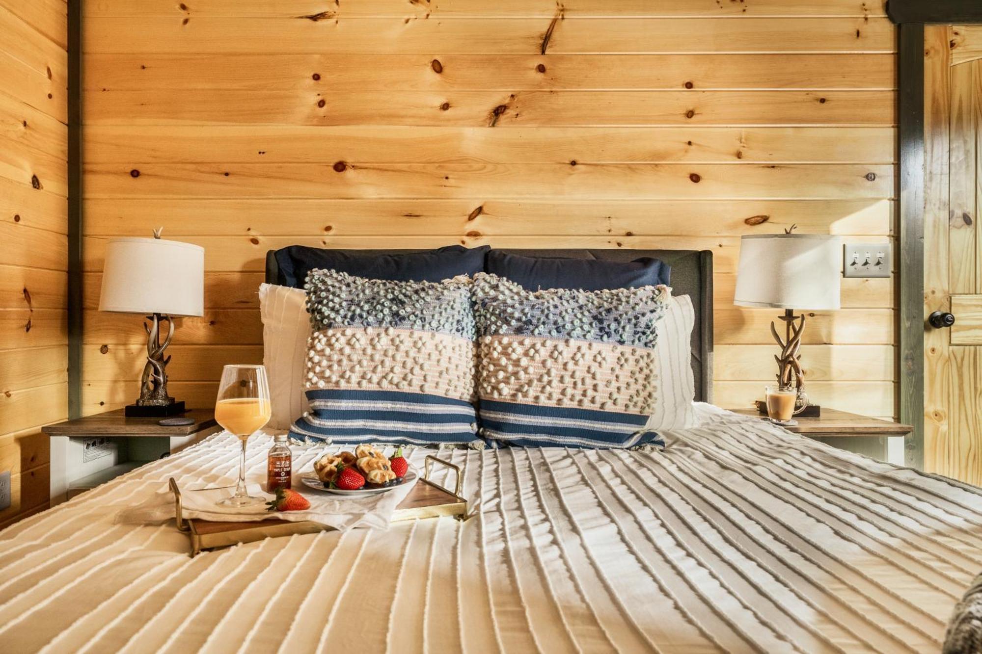 Mountainscape - Brand New Cabin W Views - Hottub - Firetable - Ps5 - Pooltable - 3 Pools Gatlinburg Dış mekan fotoğraf